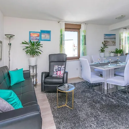 Apartment Ana *