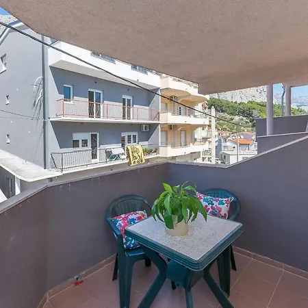 Apartment Ana *