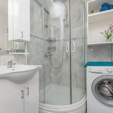 Apartment Ana Omis