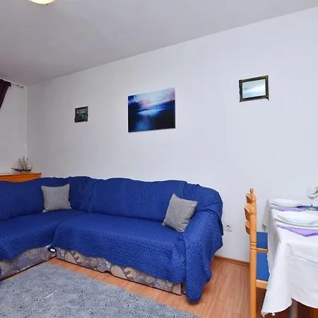 Apartment Ana Omis