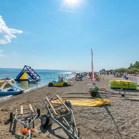 Ana * Omiš