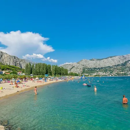 Ana * Omiš